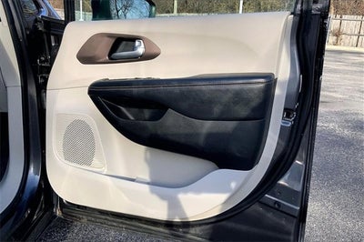 2017 Chrysler Pacifica Touring Plus