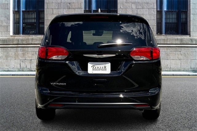 2026 Chrysler Voyager LX