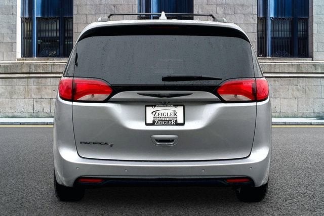 2020 Chrysler Pacifica Touring L Plus