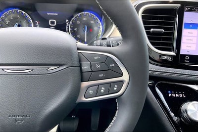 2027 Chrysler Pacifica Select