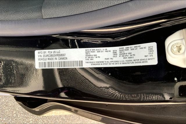 2027 Chrysler Pacifica Select