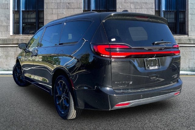 2027 Chrysler Pacifica Limited