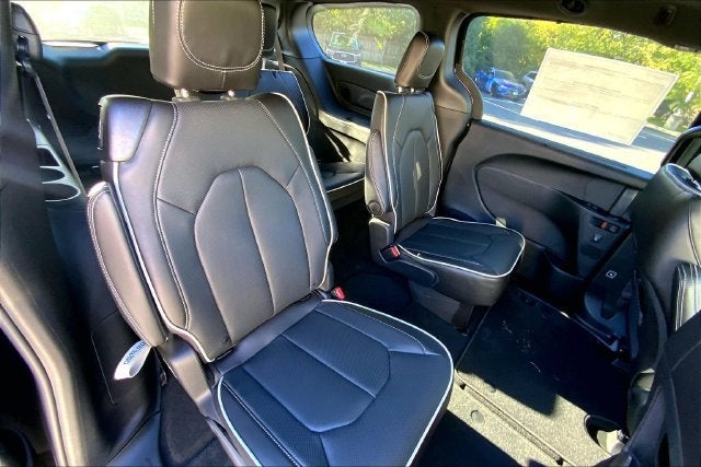 2027 Chrysler Pacifica Limited