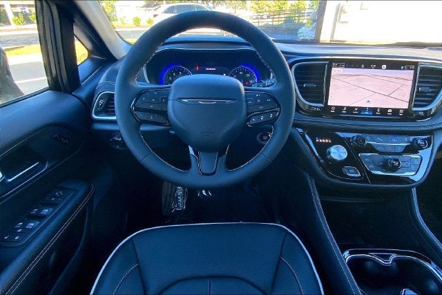 2027 Chrysler Pacifica Limited