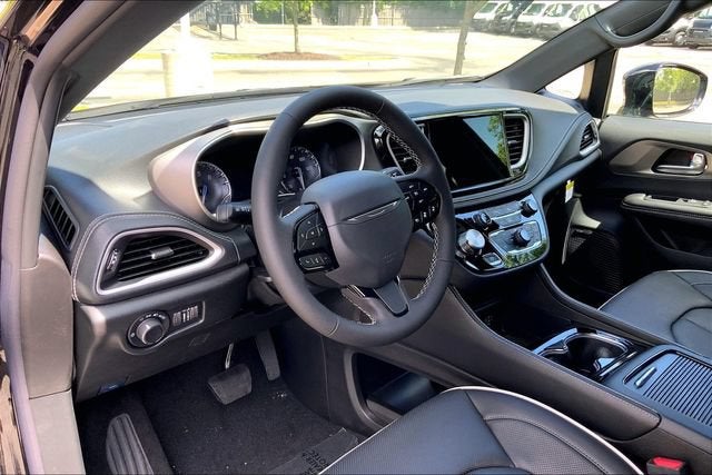 2027 Chrysler Pacifica Limited