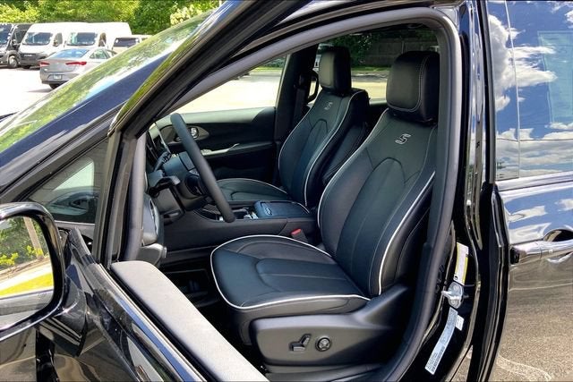 2027 Chrysler Pacifica Limited