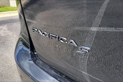 2027 Chrysler Pacifica Limited