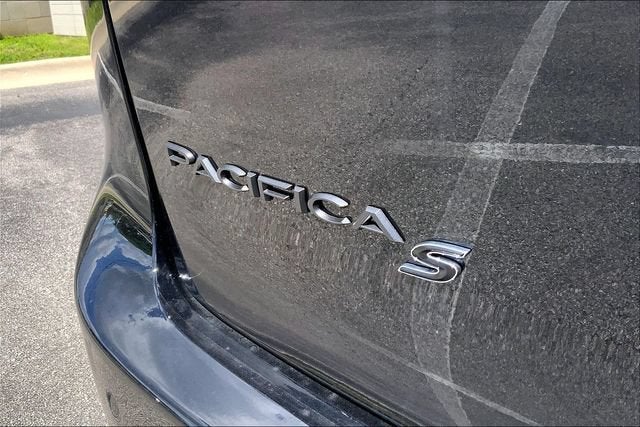 2027 Chrysler Pacifica Limited