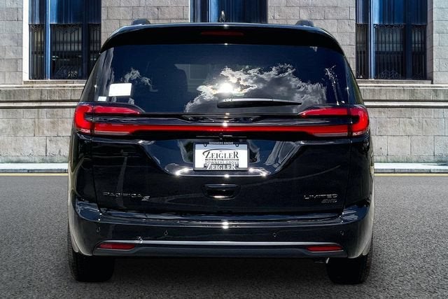 2027 Chrysler Pacifica Limited