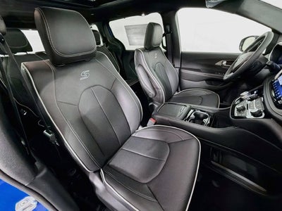 2027 Chrysler Pacifica Limited