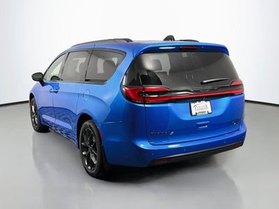 2027 Chrysler Pacifica Limited