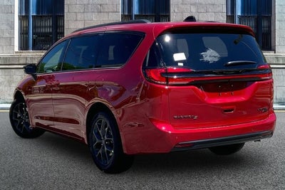 2027 Chrysler Pacifica Limited