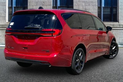 2027 Chrysler Pacifica Limited