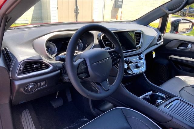 2027 Chrysler Pacifica Limited