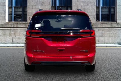 2027 Chrysler Pacifica Limited