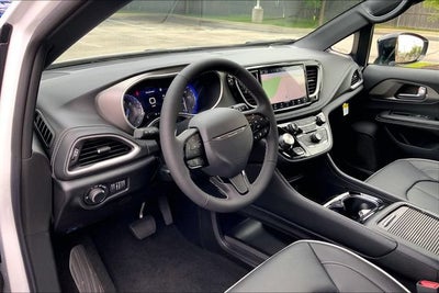 2027 Chrysler Pacifica Limited