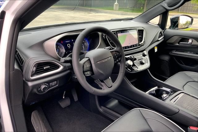 2027 Chrysler Pacifica Limited