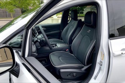 2027 Chrysler Pacifica Limited