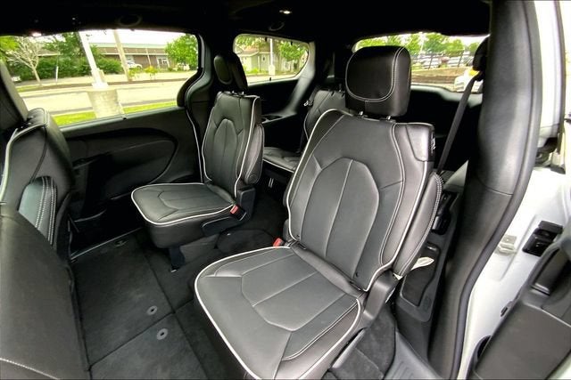 2027 Chrysler Pacifica Limited