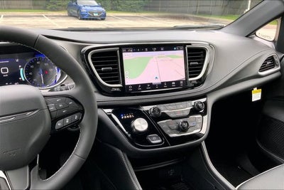 2027 Chrysler Pacifica Limited