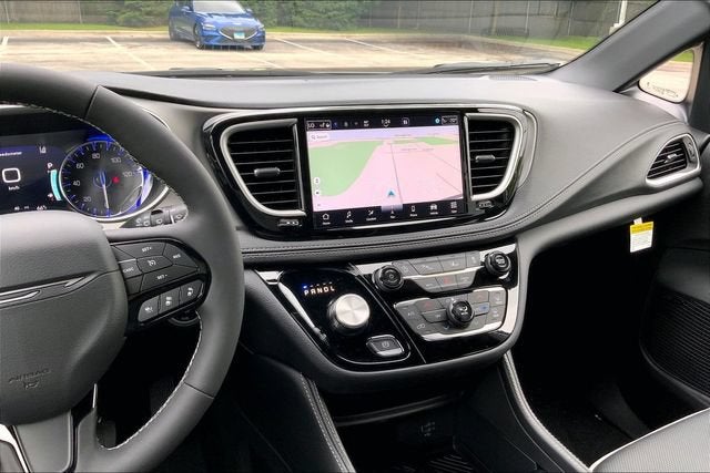 2027 Chrysler Pacifica Limited