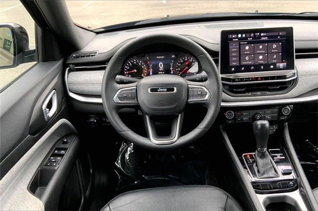 2023 Jeep Compass Latitude Lux