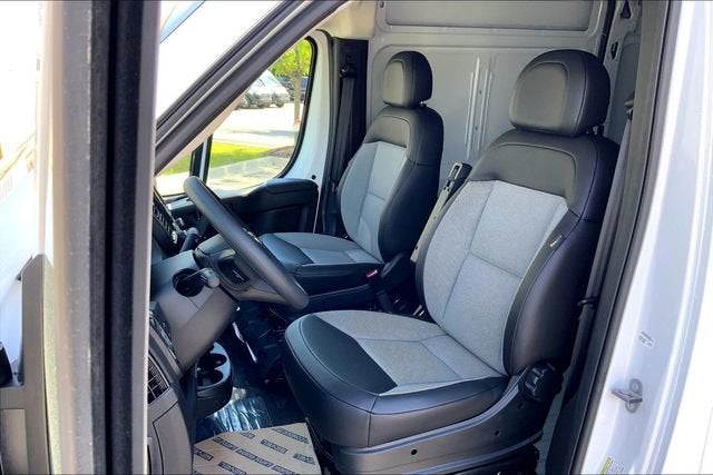 2026 RAM ProMaster Cargo Van Tradesman