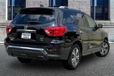 2019 Nissan Pathfinder SL