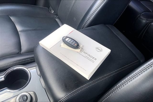 2019 Nissan Pathfinder SL
