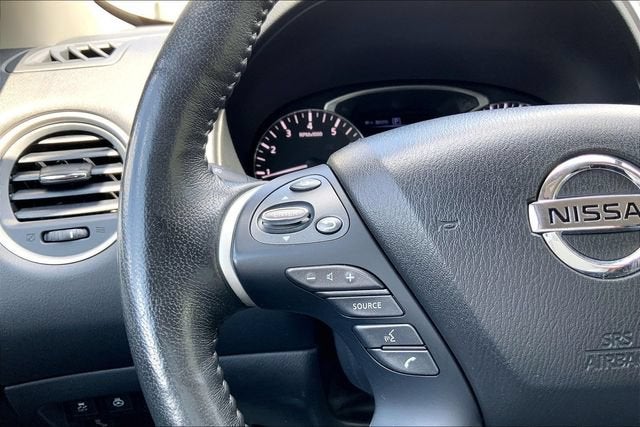2019 Nissan Pathfinder SL