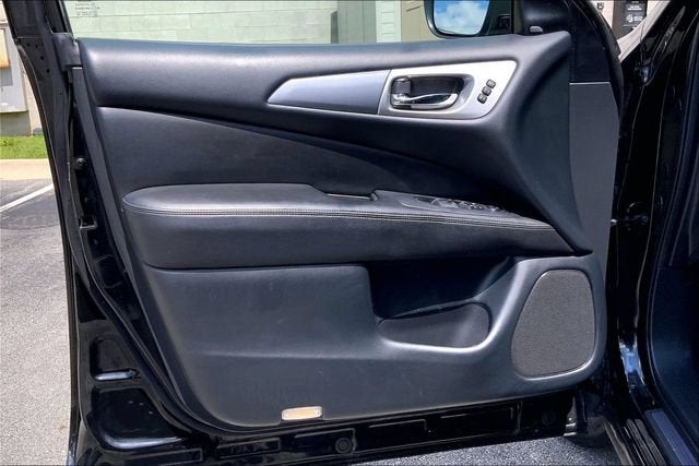 2019 Nissan Pathfinder SL