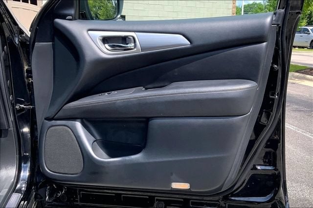 2019 Nissan Pathfinder SL