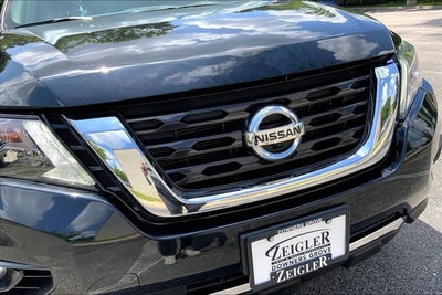 2019 Nissan Pathfinder SL