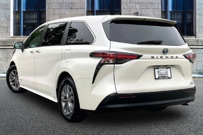 2021 Toyota Sienna XLE