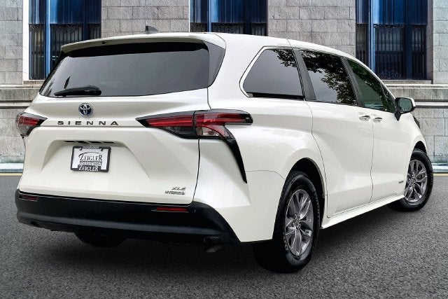 2021 Toyota Sienna XLE
