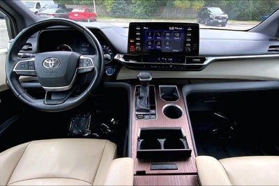 2021 Toyota Sienna XLE