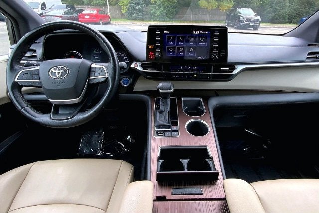 2021 Toyota Sienna XLE