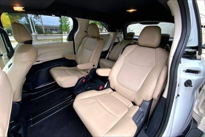 2021 Toyota Sienna XLE