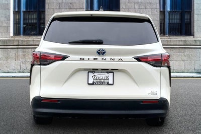 2021 Toyota Sienna XLE