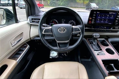 2021 Toyota Sienna XLE