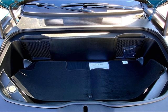 2025 Rivian R1S Adventure