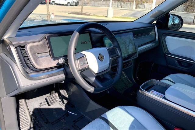 2025 Rivian R1S Adventure