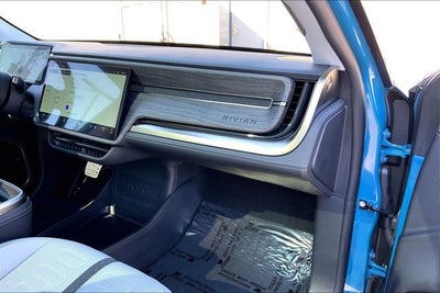 2025 Rivian R1S Adventure