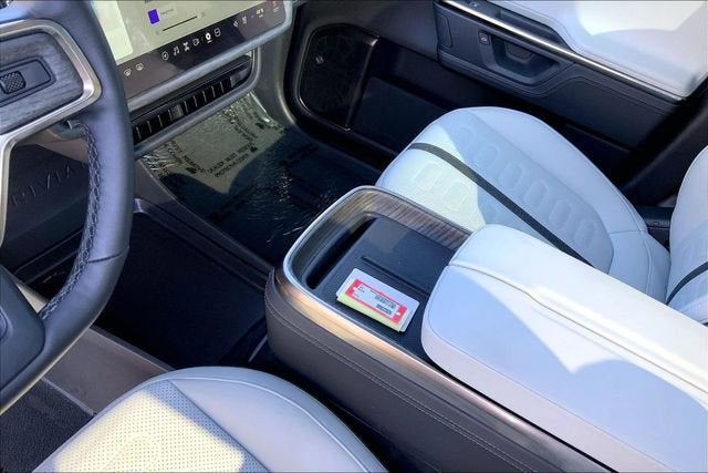 2025 Rivian R1S Adventure