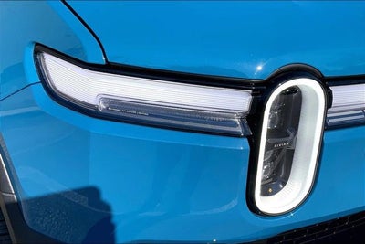 2025 Rivian R1S Adventure