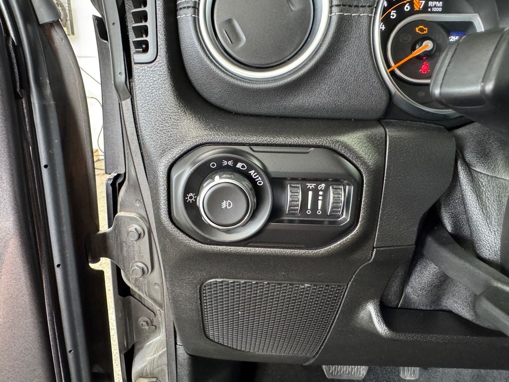2021 Jeep Wrangler Unlimited Sahara GPS Navigation