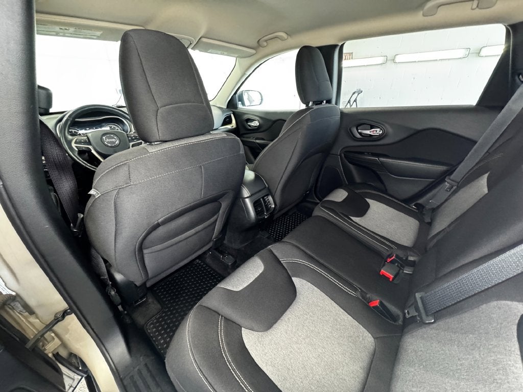 2014 Jeep Cherokee Sport