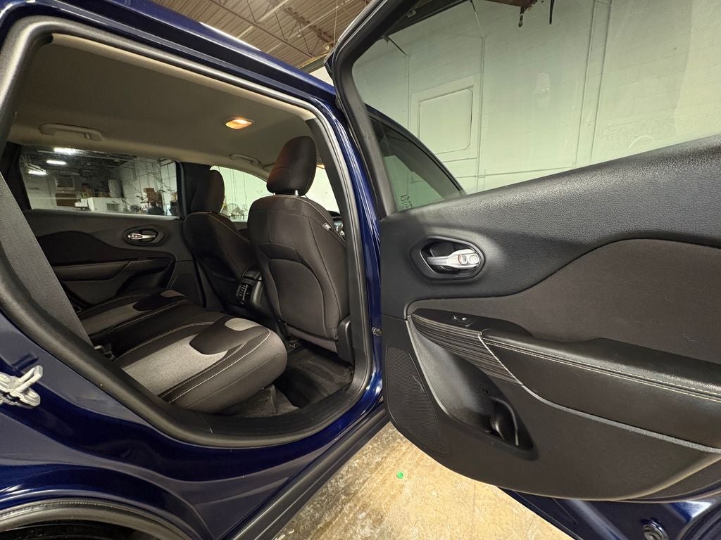 2015 Jeep Cherokee Sport Remote keyless entry