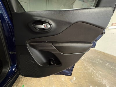 2015 Jeep Cherokee Sport Remote keyless entry