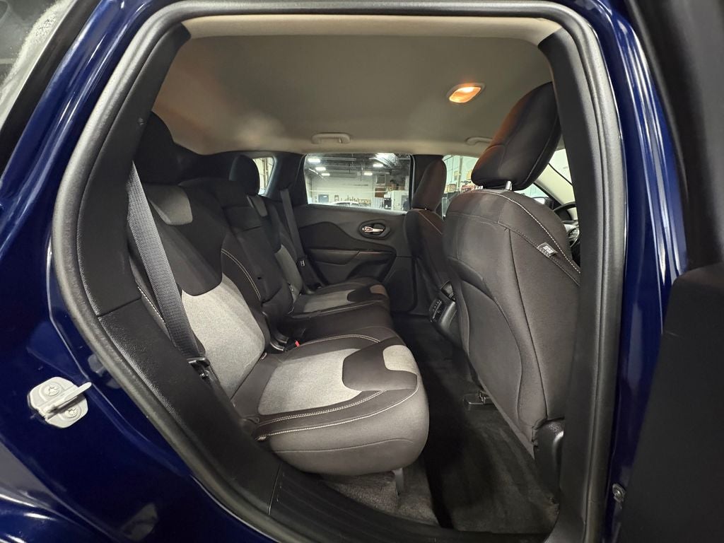 2015 Jeep Cherokee Sport Remote keyless entry